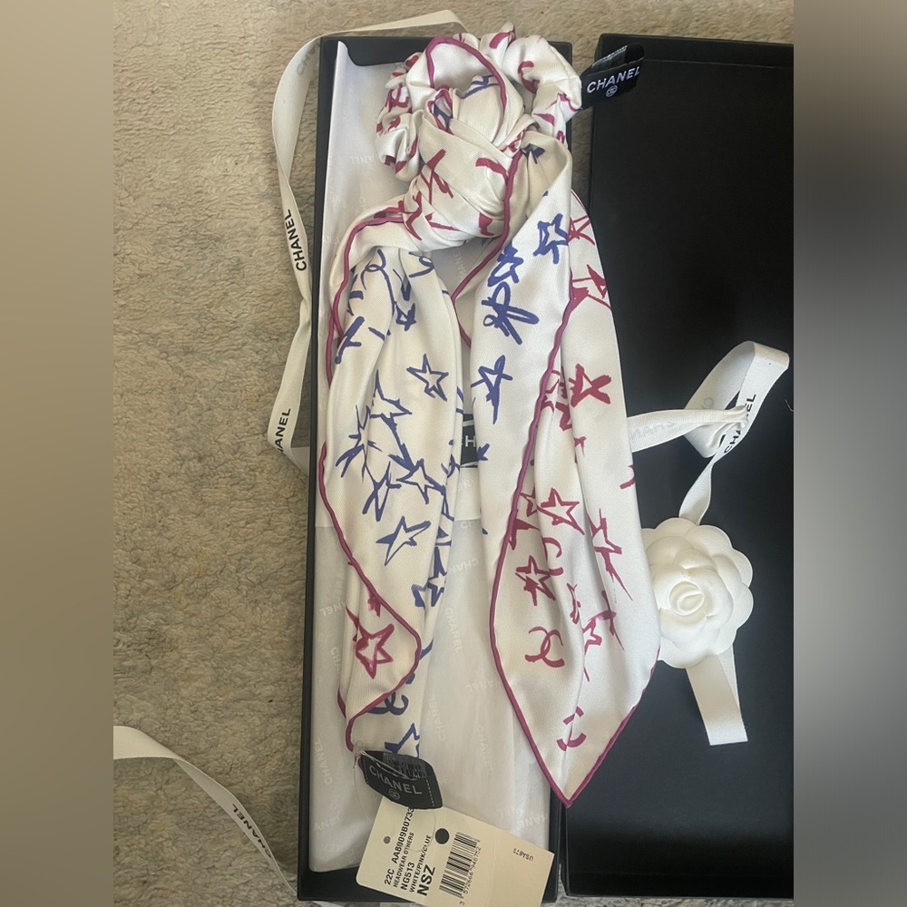 Chanel BNIB hair scrunchie twilly scarf summery star design pink white blue NWT